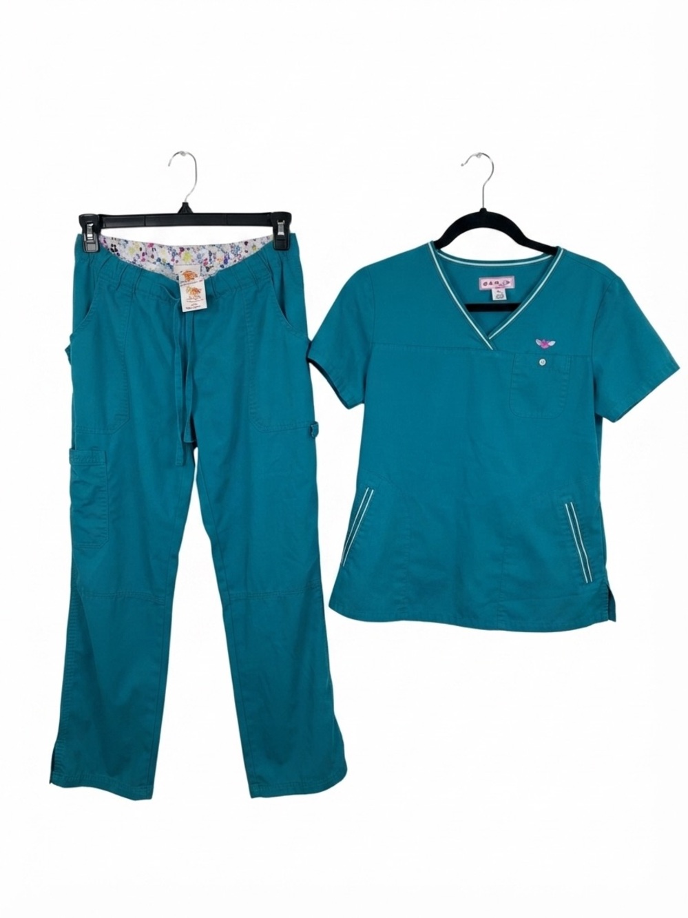 Women's Teal Scrub Set - V-Neck Top & Cargo Pants